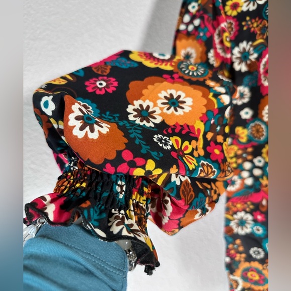 Haptics Holly Harper Boho Blouse Floral Fall Colors NWOT - Picture 2 of 6